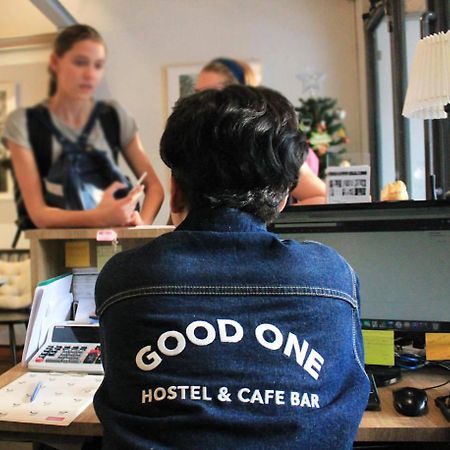 Good One Poshtel & Cafe Bar Hostel Bangkok Exterior photo