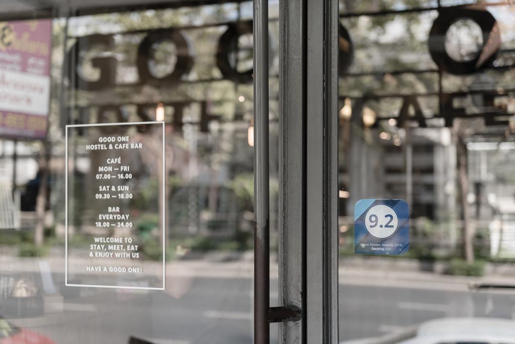 Good One Poshtel & Cafe Bar Hostel Bangkok Exterior photo