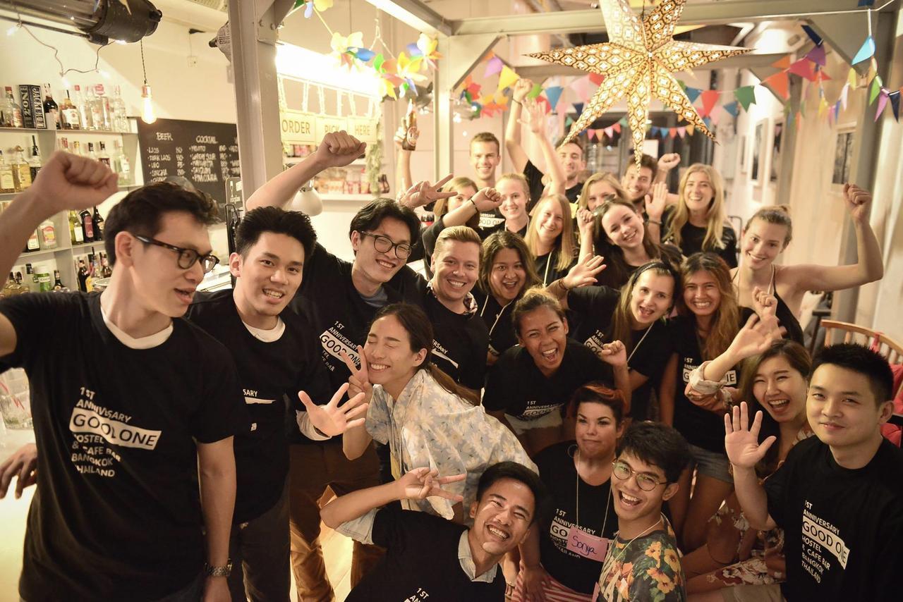 Good One Poshtel & Cafe Bar Hostel Bangkok Exterior photo