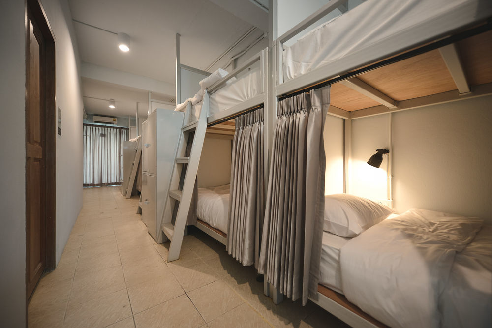 Good One Poshtel & Cafe Bar Hostel Bangkok Exterior photo